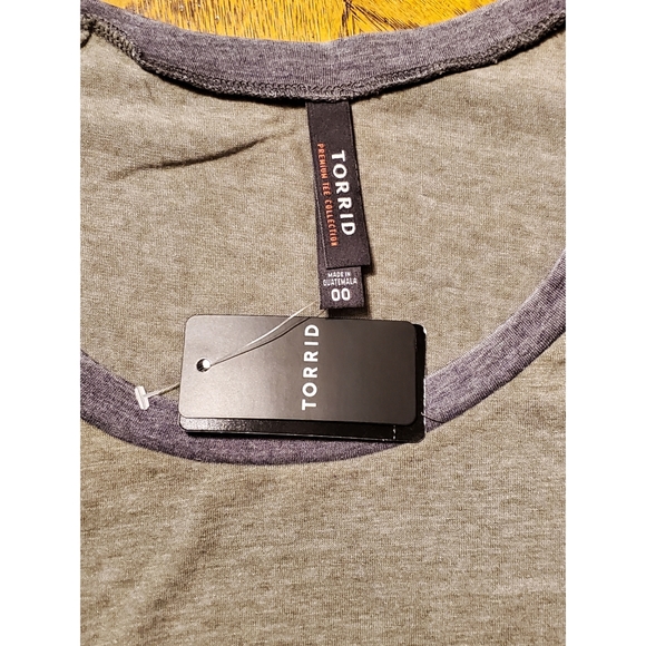 [NEW] Torrid Olive & Black Raglan Tee - Picture 13 of 15